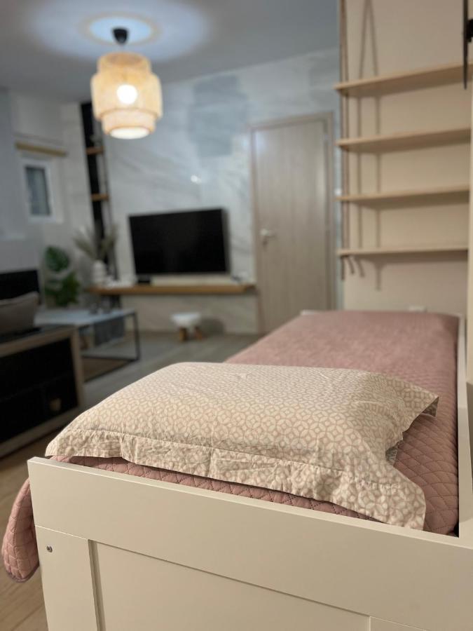 Vicky'S Studio Пирей Экстерьер фото